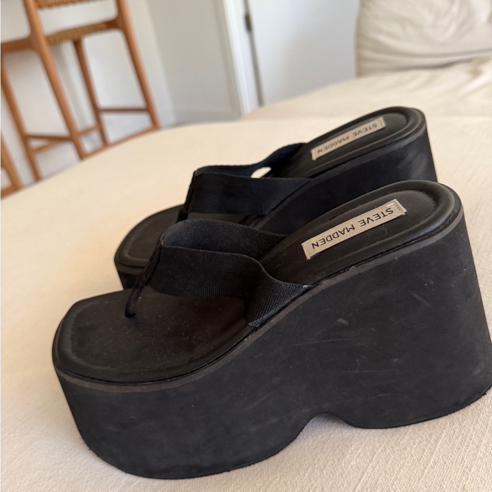Steve Madden Black Platform Flip Flops